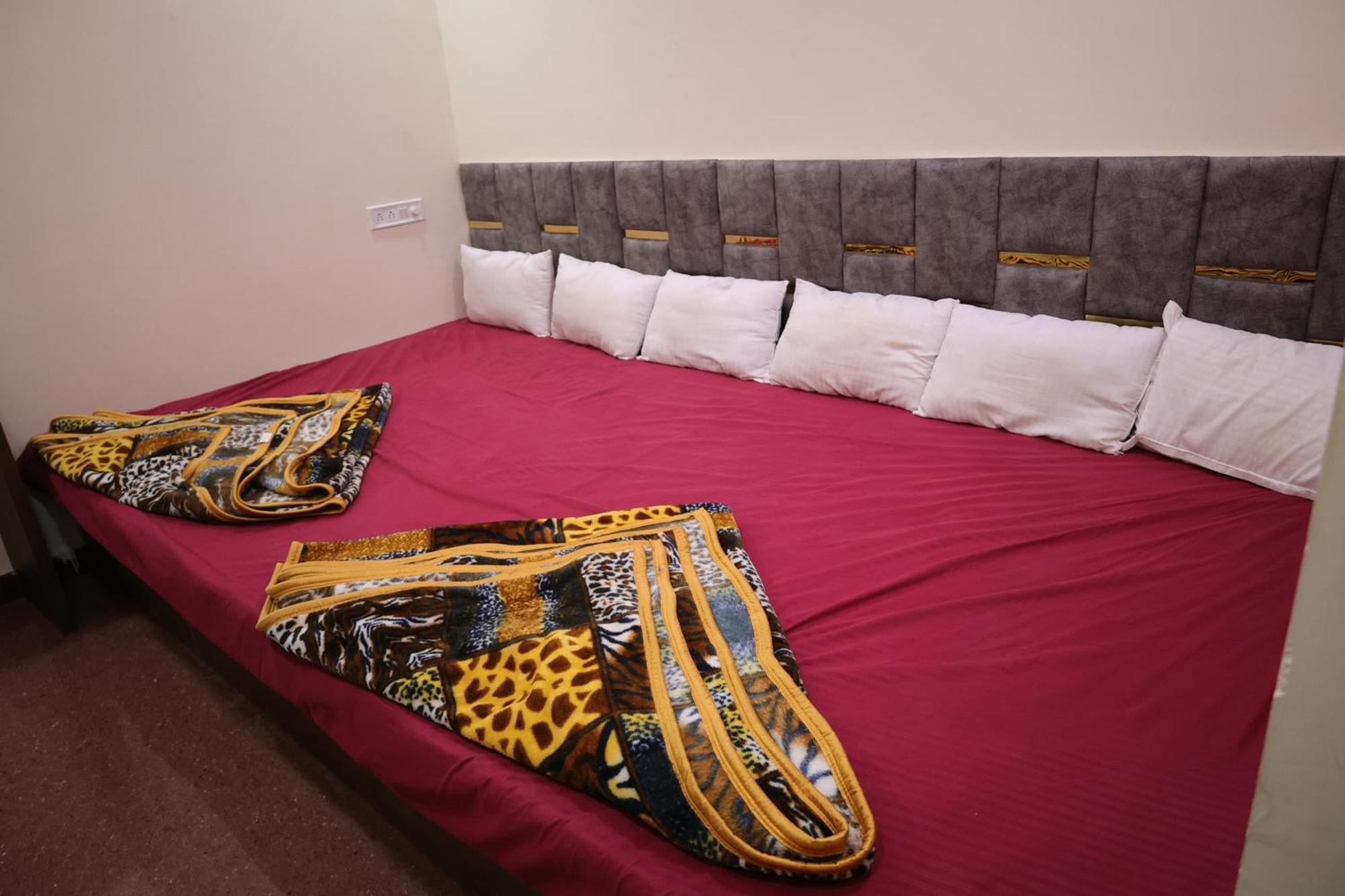 Hotel Shree Kalbhairav Kripa Ujjain Extérieur photo
